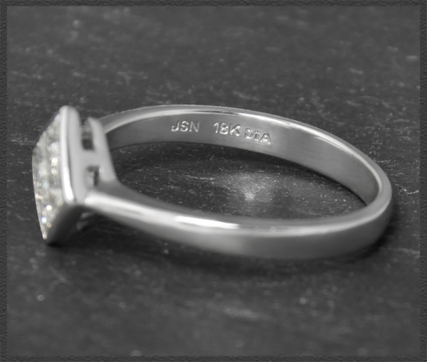 Ring mit 0,60ct Princess Diamanten, Bluff Solitär, Weißgold