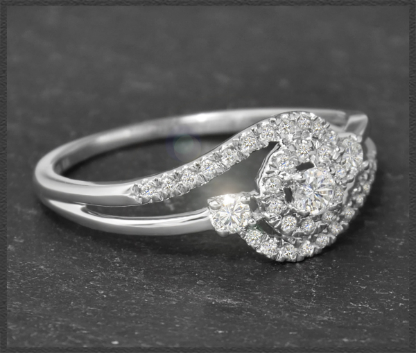 Preview: Diamant Ring mit 0,40ct Brillanten, 10Karat Weißgold