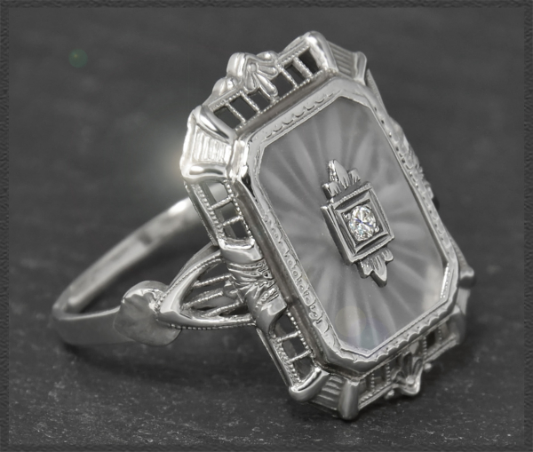 Art Deko Ring, geschliffener Bergkristall & Diamant, 585 Gold