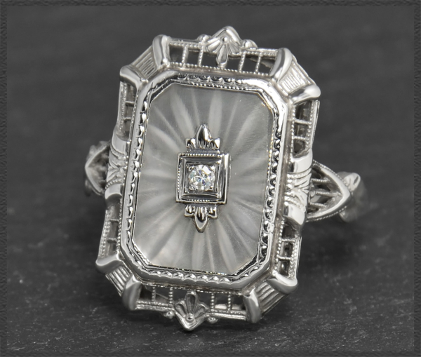 Art Deko Ring, geschliffener Bergkristall & Diamant, 585 Gold