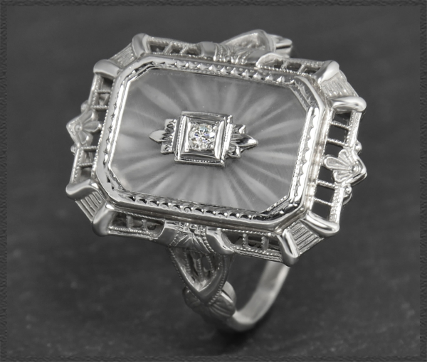 Art Deko Ring, geschliffener Bergkristall & Diamant, 585 Gold