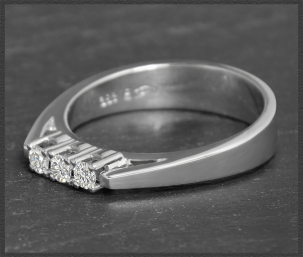 Diamant Ring, 0,20ct lupenrein & River Brillanten