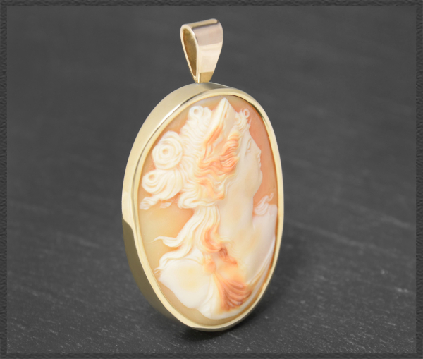 Preview: Vintage Anhänger mit Kamee Gemme (39x28mm)