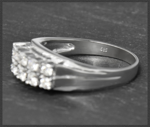 Preview: Diamant Ring, 0,58ct Lupenrein & River, 585 Weißgold