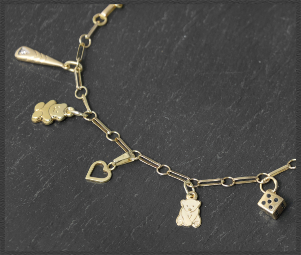 Bettelarmband aus 585 Gelbgold, mit 12 Anhängern