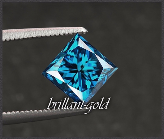 Diamant im Prinzess Schliff, 0,47ct, Blau / Si