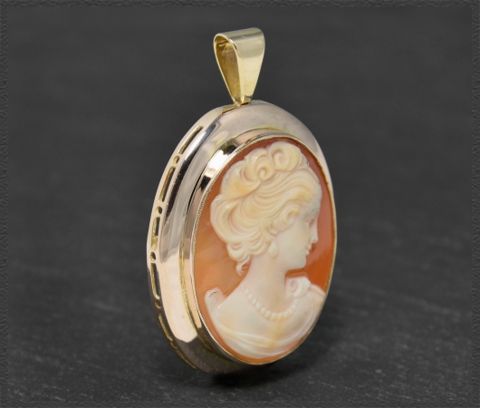 Anhänger mit Gemme, 333 Gold, Antik um 1930