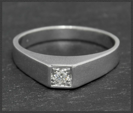 Brillant Solitär Ring 0,10ct, aus 750 Weißgold