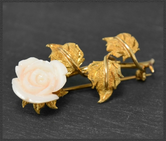 Antike 750 Gold Brosche, Engelskoralle Blüte