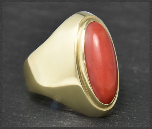 Ring, rote Koralle Cabochon, 585 Gold, Vintage