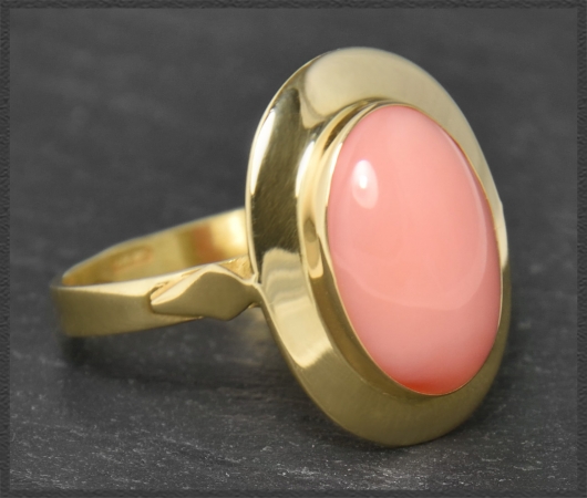 Damen Ring aus 750 Gold, Engelskoralle zart rosa