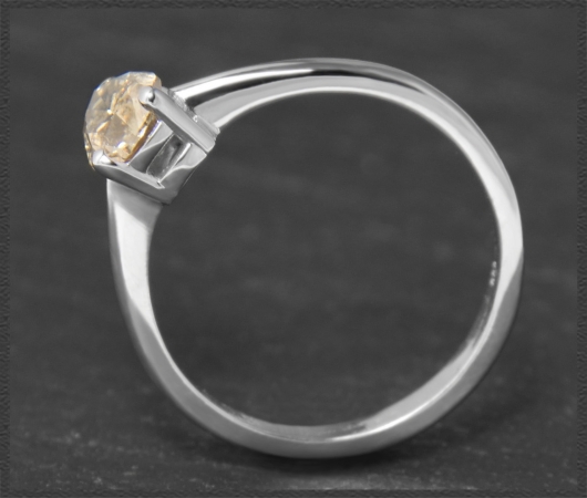 Diamant Solitär Ring, 0,98ct Tropfen-Schliff, 585 Weißgold