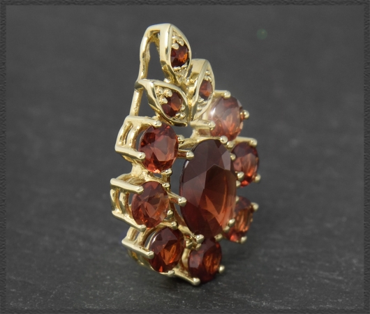 Granat Anhänger aus 333 Gold mit 4,15ct, Vintage