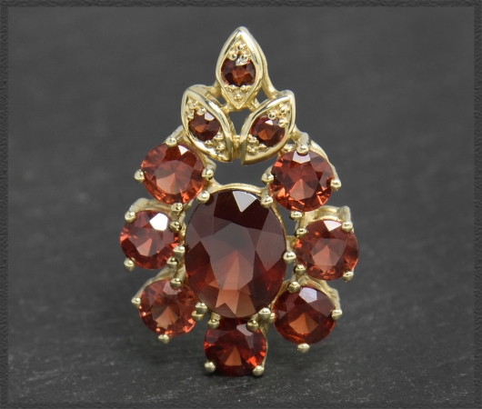 Granat Anhänger aus 333 Gold mit 4,15ct, Vintage