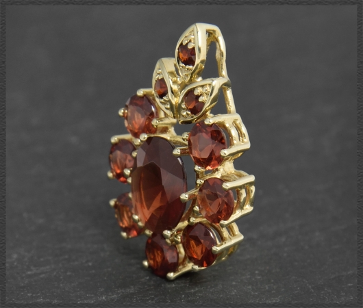 Granat Anhänger aus 333 Gold mit 4,15ct, Vintage