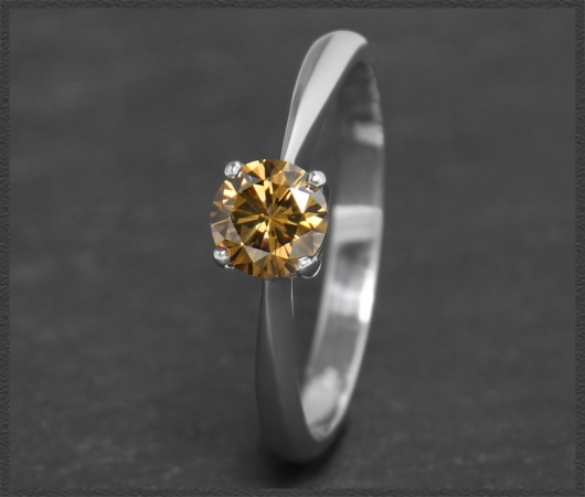 Diamant Ring, 0,69ct lupenrein & cognac, 585 Gold