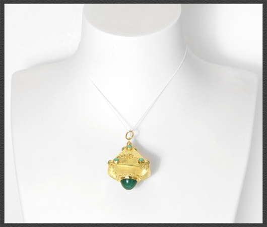 Anhänger 750 Gold, graviert & Jade, Made in ITALY