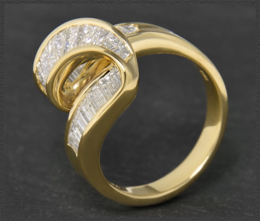 Cocktailring, 3,70ct Lupenrein & River Diamanten, 750 Gelbgold