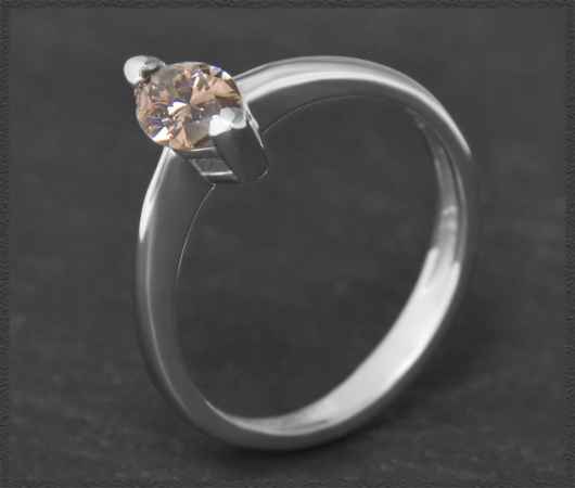 Diamant Ring mit 0,64ct in cognac, Navette, 585 Gold