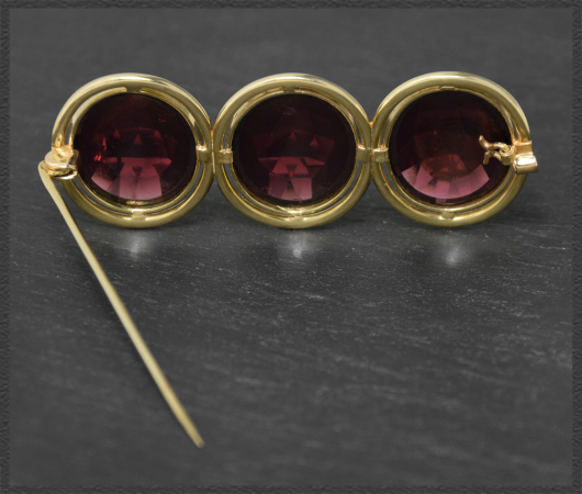 Vintage Brosche mit 27ct Granaten, 585 Gelbgold