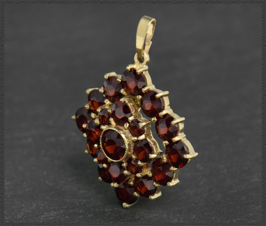 Granat Anhänger mit 5ct, 333 Gelbgold, Vintage