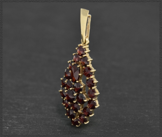 Granat Anhänger mit 5,50ct in 333 Gelbgold, Vintage