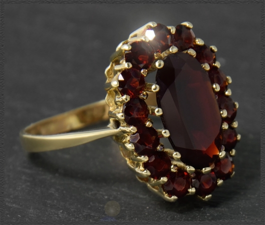 Vintage Ring, 5,40ct Granate, 333 Gold, um 1960