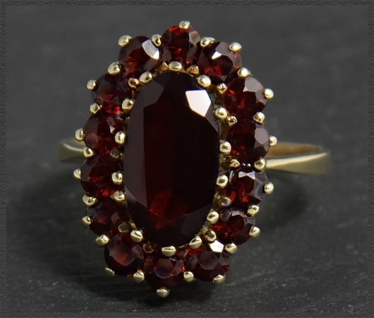 Vintage Ring, 5,40ct Granate, 333 Gold, um 1960