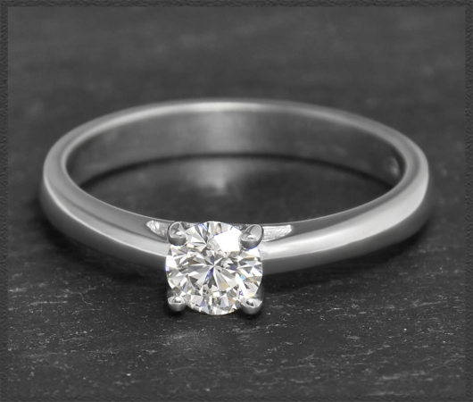Lupenreiner Diamant Ring, 0,42ct Solitär, 750 Gold