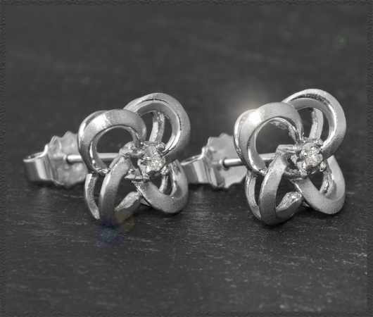 Ohrstecker mit kleinen Diamanten, 585 Weißgold