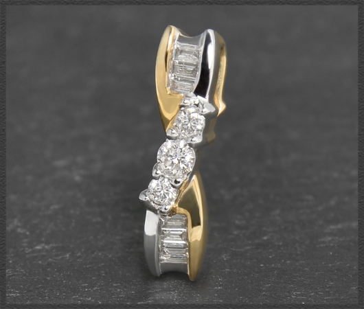 Anhänger mit 0,25ct Diamanten, aus 585 Gold