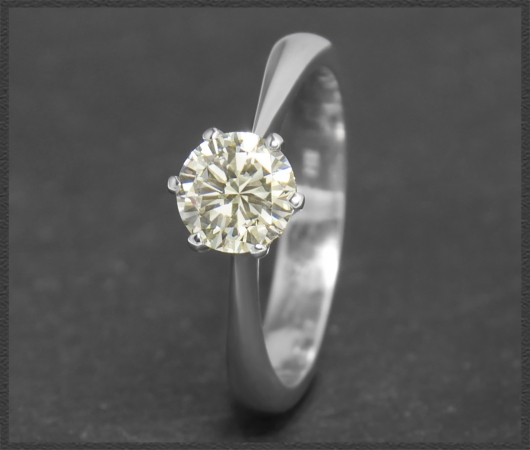 Diamant Solitär Ring, 0,75ct zart gelb, 585 Weißgold