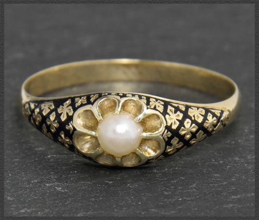 Antiker Ring um 1864! mit Perle, Gravur & Email, 585 Gold