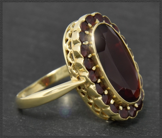 Ring aus 333 Gold mit 6,20ct Granaten, Antik um 1930