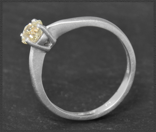 Diamant Ring, 0,62ct Fancy Yellow gelb, 585 Weißgold
