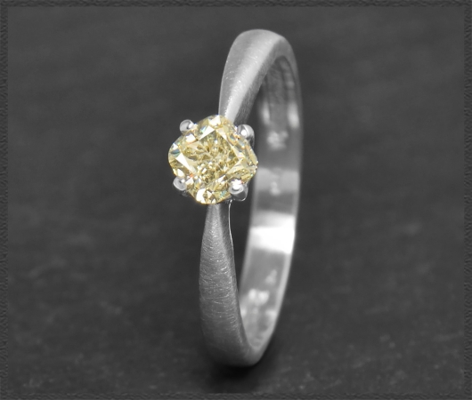 Diamant Ring, 0,62ct Fancy Yellow gelb, 585 Weißgold