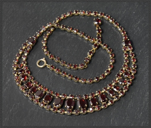Vintage 333 Gold Collier, 36ct rote Granate