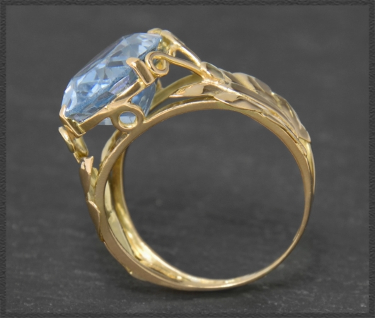 Antiker 8ct Topas Ring "Schmetterling" aus 750 Gold