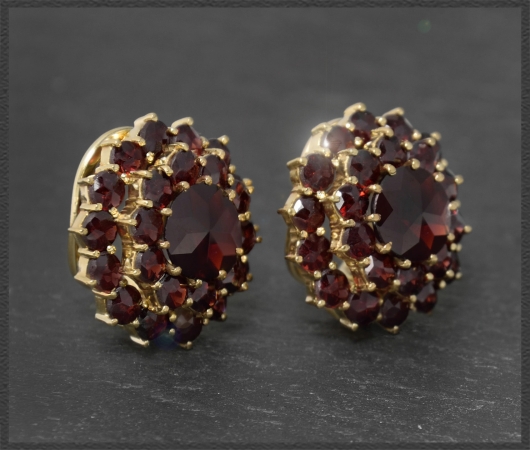 Ohrclips mit 7,80ct Granaten, 333 Gelbgold, Vintage