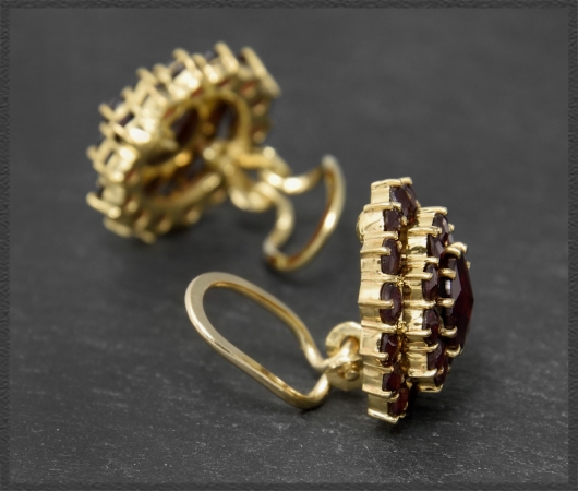 Ohrclips mit 7,80ct Granaten, 333 Gelbgold, Vintage