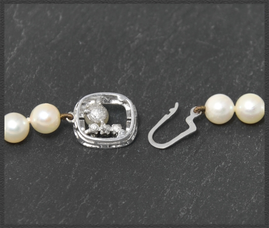 Akoya-Perlen Collier, 585 Weißgold & Diamant Verschluss