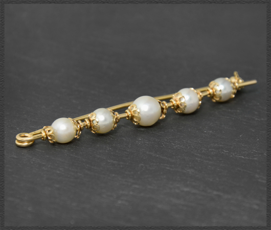 Antike 750 Gold Brosche mit weißen Perlen, um 1920