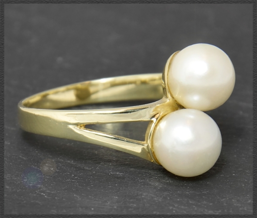 Gold Ring mit weißen 7,5mm Perlen