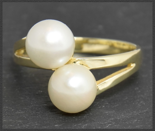 Gold Ring mit weißen 7,5mm Perlen