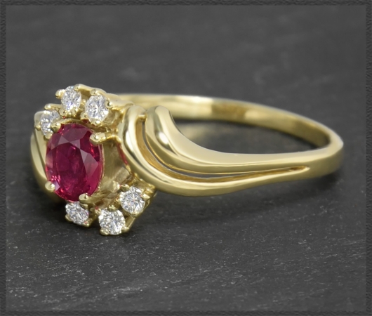 Diamant & Rubellit Ring mit 0,68ct, 585 Gelbgold
