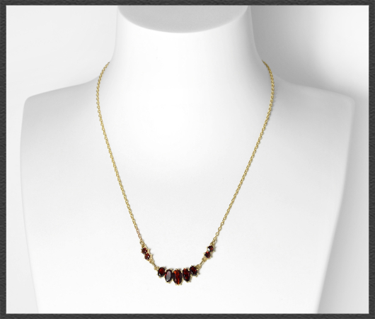 Gold Collier Kette mit 4,30ct roten Granaten