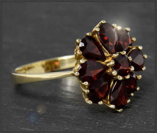 Gold Ring, 5ct rote Granate, Vintage Blüten Ring