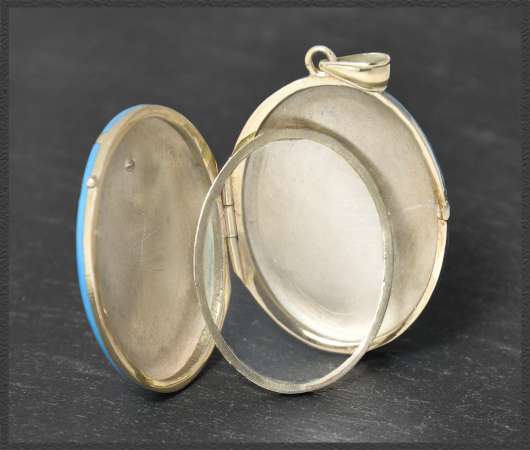 Gold & Email Medailon mit Gravur & Perle, um 1880