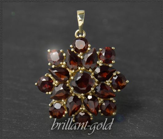 Anhänger mit 9,70ct Granate, 333 Gelbgold, Vintage