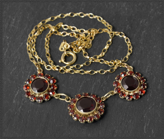 Vintage 333 Gold Collier; 4,60ct rote Granate